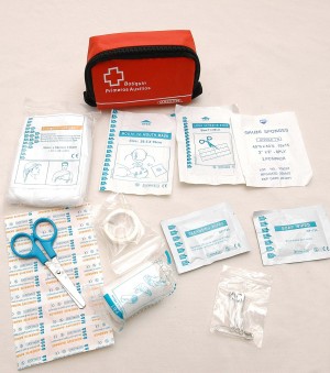 FRANCISCO oficios y profesiones en Recoleta |  BOTIQUIN PARA TODO TIPOS DE USOS, BOTIQUIN CON CIERRE ROJO, PVC-NYLON 13X8X6 MINI TRAVEL  USO PERSONAL, AUTOM