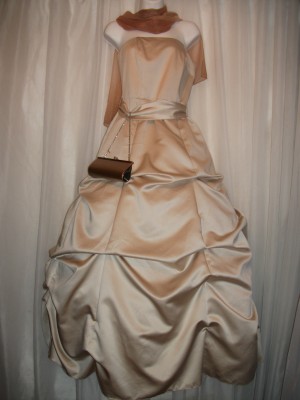 lina oficios y profesiones en La Florida |  ASESORIA DE IMAGEN VESTIDOS DE FIESTA VESTIDOS Y GALA, ARRIENDO DE VESTIDOS DE FIESTAS PAR 14 AVDA LA FLORIDA