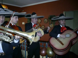 julio oficios y profesiones en La Florida |  MARIACHIS TIJUANA, OFREZCO SERENATAS A PRECIO OFERTA FIN DE SEMANA, serenatas, DE $ 45.000 CON 04 MARIACHIS  LUNES A DOMINGO