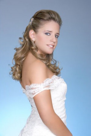 WILMA FUENTES oficios y profesiones en Santiago |  PELUQUERIA, PEINADOS Y MAQUILLAJES NOVIA, GRADUACIONES A DOMICILIO, MAQUILLAJE PROFESIONAL MAC, PRODUCTOS OPI, ARREGLOS FLORALES