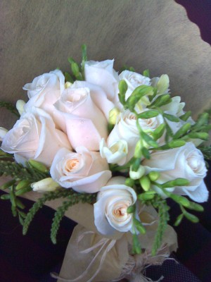 Mauricio Rojas oficios y profesiones en Santiago |  ARREGLOS FLORES NATURALES , RAMOS DE NOVIA, DECORACION MATRIMONIOS, MAURICIO ROJAS - WILMA FUENTES PEINADOS Y MAQUILLAJES A DOMICILIO