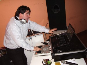 DJ-ARY oficios y profesiones en Rancagua |  Musica-Dj,Iluminacion,Amplificacion,Animacion de fiestas,matrimonios- bodas, Eventos en Rancagua y Sexta Region - Tel: 9 9634908 - 72/ 964222