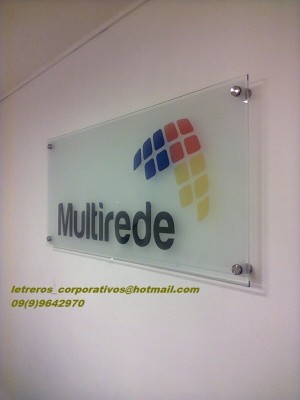 Daniel Milla oficios y profesiones en Santiago |  Letreros de vidrio, acr&iacute;lico, placas met&aacute;licas, madera, etc., Letreros corporativos, letreros met&aacute;licos, pizarras de vidrio, vinilos