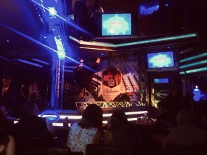 rzproducciones oficios y profesiones en Santiago |  Animador,doble de elvis,locutor y dj para todo evento, Amplificacion, luces, pantallas, escenarios, musica en vivo